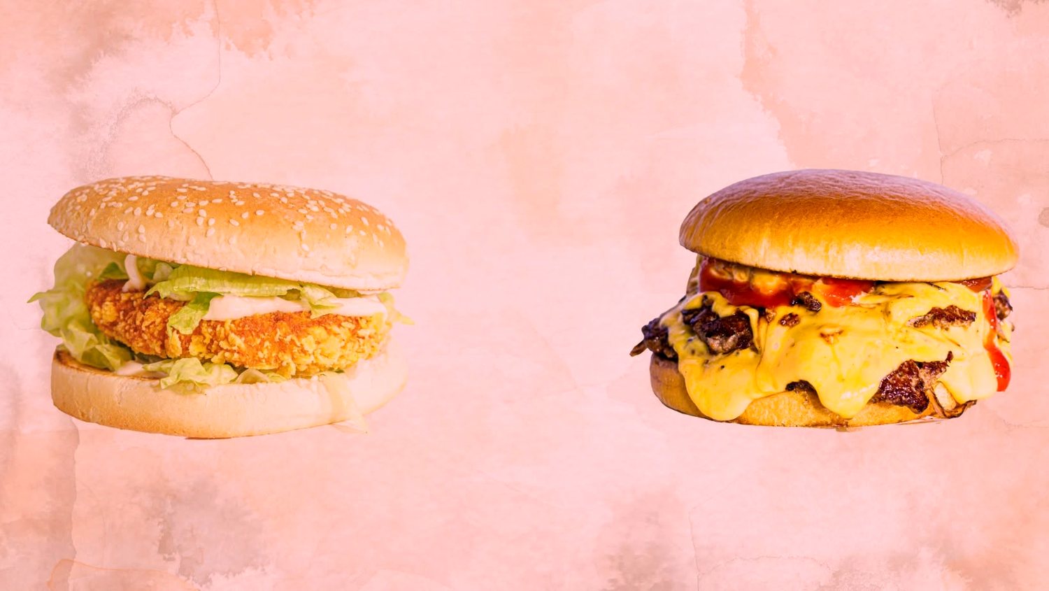 Ket smash burger vilagos hatteren, cheddarral es bacon-nel